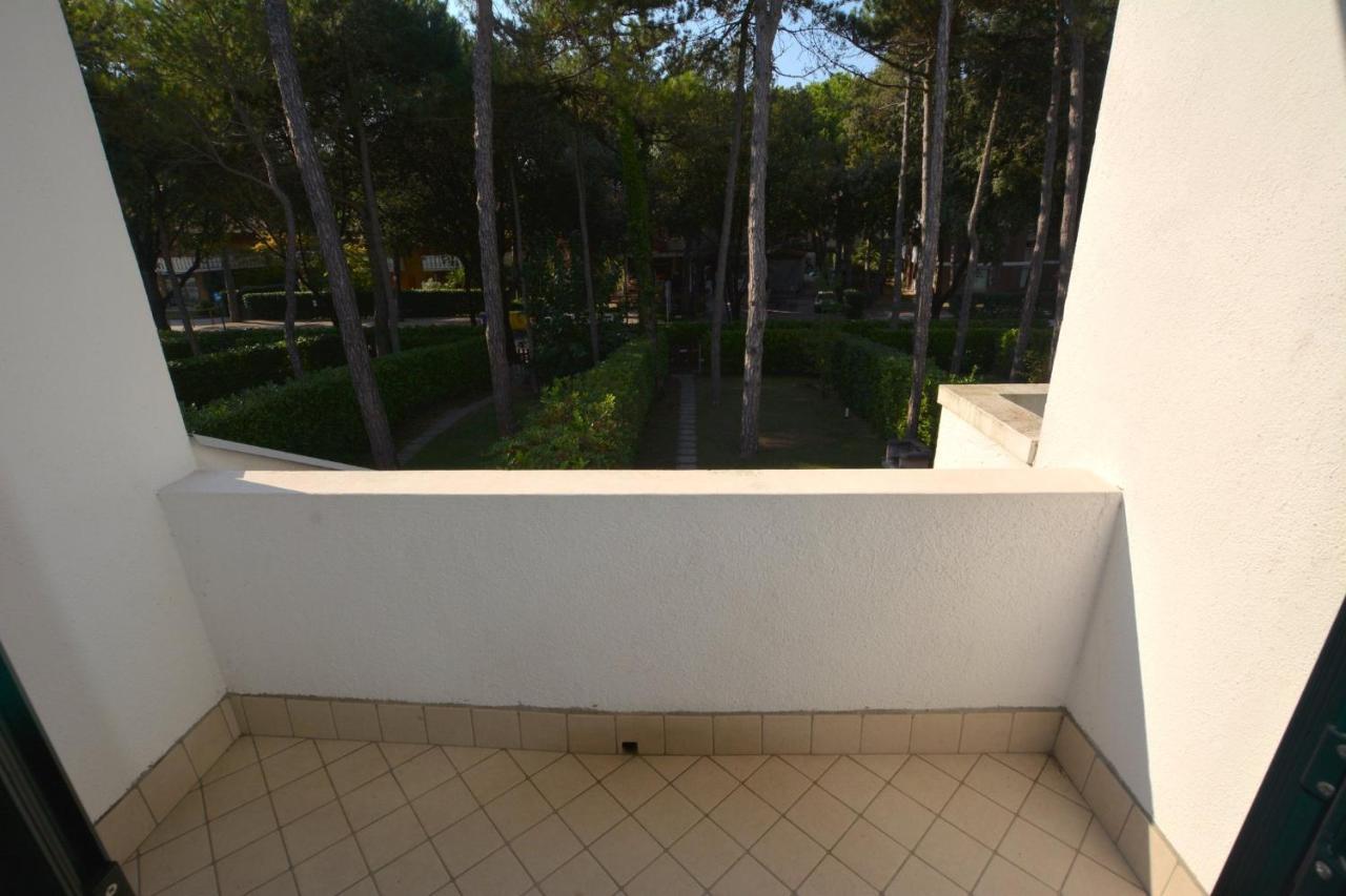 Villa A Lignano Pineta Линьяно-Саббьядоро Экстерьер фото