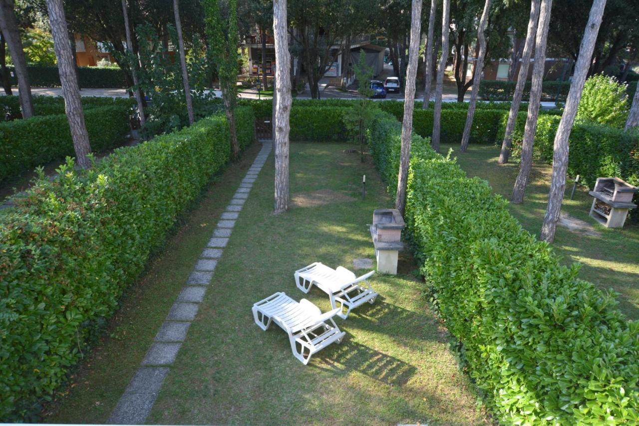 Villa A Lignano Pineta Линьяно-Саббьядоро Экстерьер фото