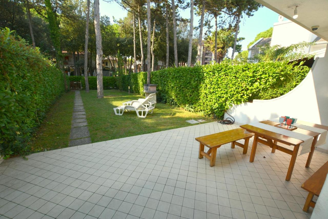 Villa A Lignano Pineta Линьяно-Саббьядоро Экстерьер фото