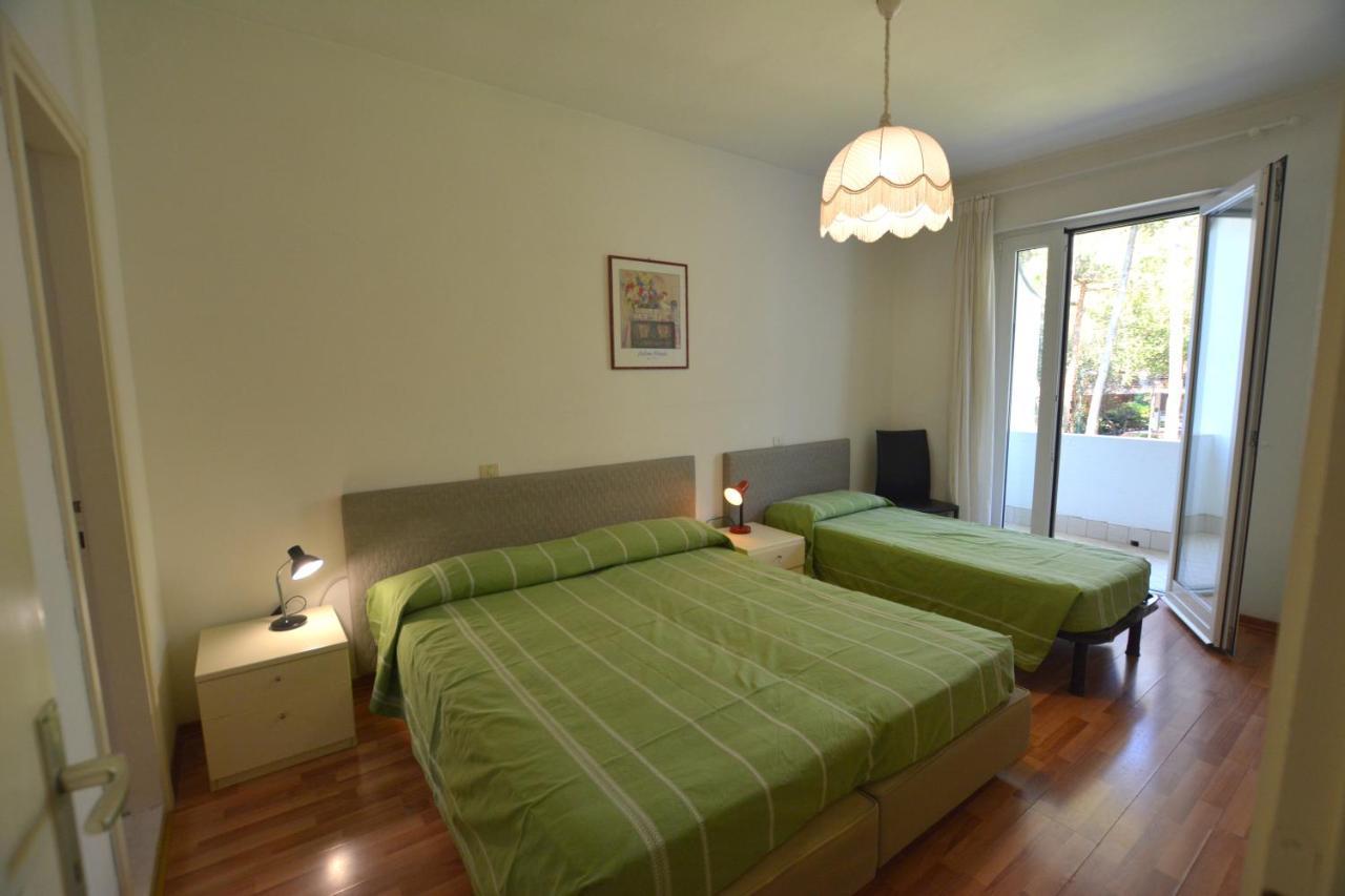 Villa A Lignano Pineta Линьяно-Саббьядоро Экстерьер фото