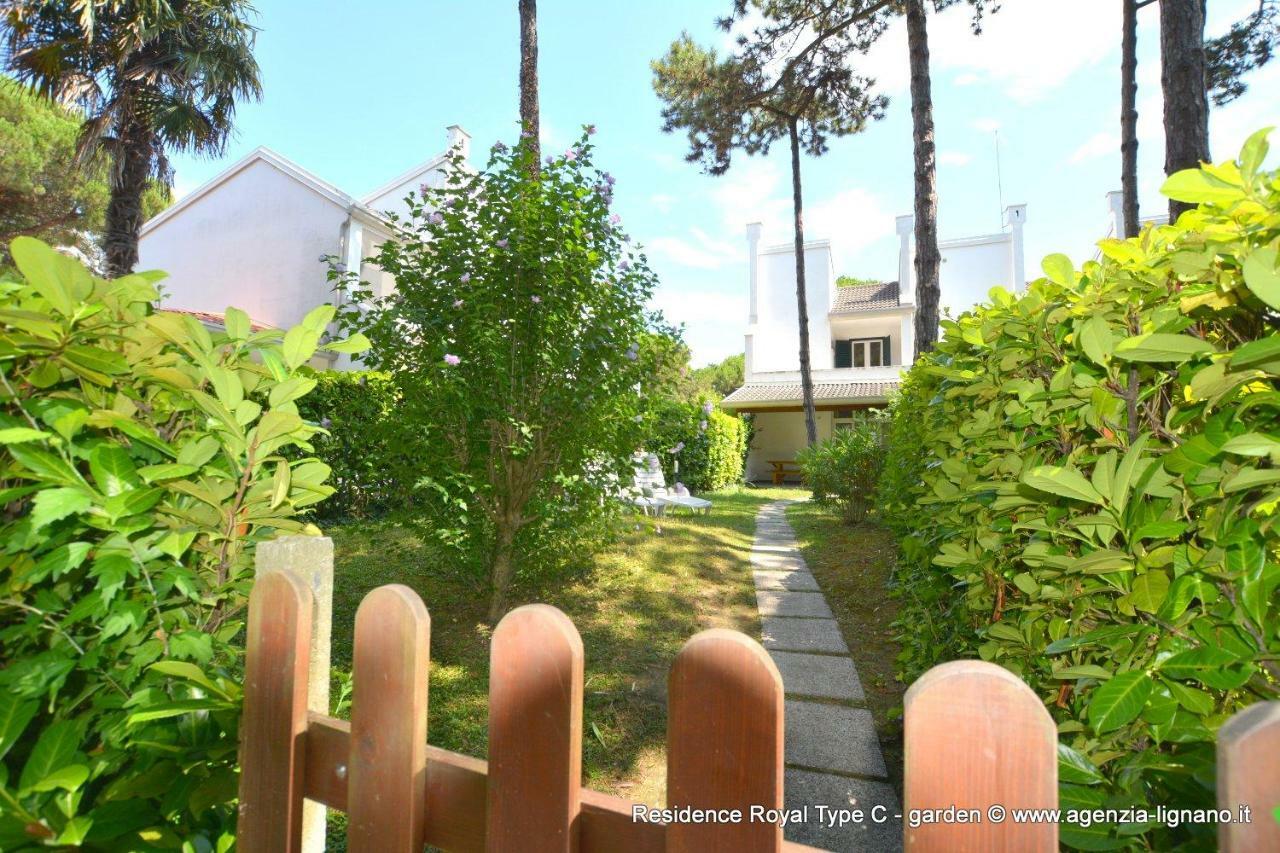 Villa A Lignano Pineta Линьяно-Саббьядоро Экстерьер фото